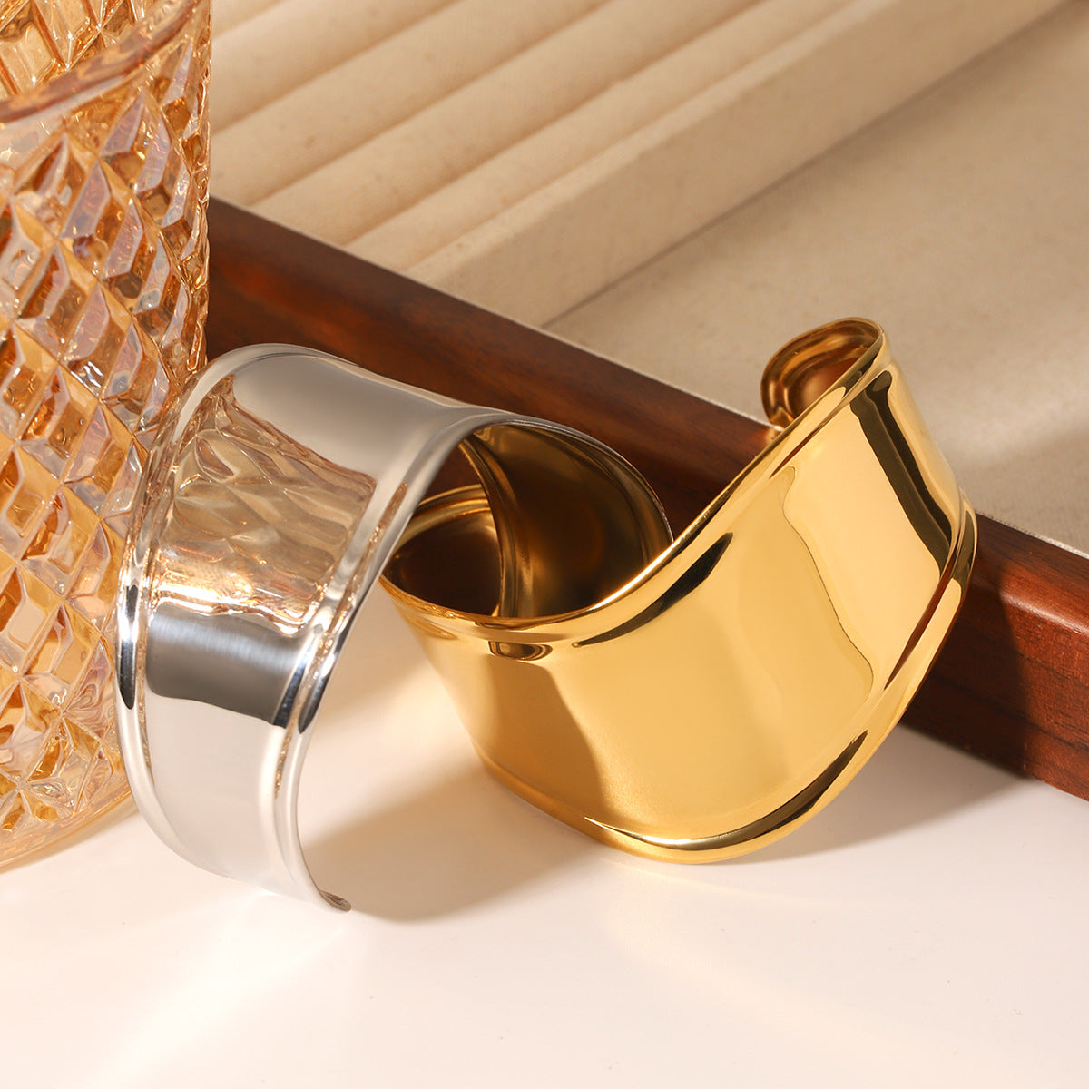 European And American Ins Style Stainless Steel Asymmetrical Glossy Open Bracelet Women's Accessible Luxury High-End Bracelet Titanium Steel Bracelet