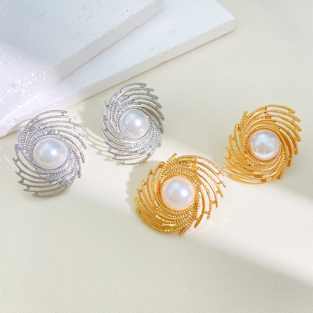 Pleated Geometric Glossing Earrings Women's Light Luxury High-end Earrings Exaggerated Personality