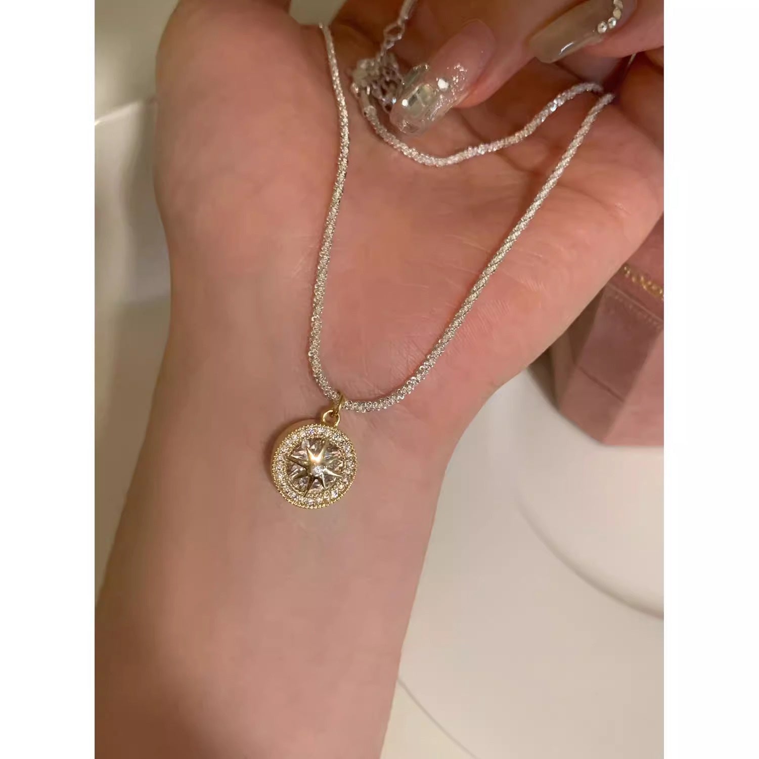 Niche High-end Six-pointed Star Starry Sky Necklace Women's Personality Versatile Design Pendant New Short Neck Chain